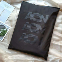 Sac en polyéthylène mat personnalisé avec fermeture éclair noire et logo imprimé pour vêtements, fabriqué par l'usine Guangzhou Lefeng