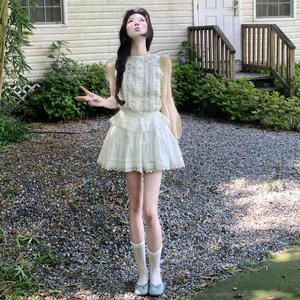 Conjunto de Top de Encaje de Manga Corta y Pantalones Cortos Estilo Francés, Atuendo Casual de Verano para Mujer, Floral, Corte Regular, Transpirable, de Secado Rápido - Product Image 3