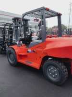 Chariot élévateur tout-terrain CPCD40 à quatre roues motrices pour la manutention de conteneurs vides et le soutien logistique