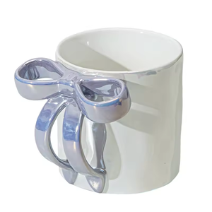 Bán Buôn Cá Tính Sáng Tạo Ngọc Trai Men Gốm Cốc Cà Phê 3D Bow Hình Dạng Xử Lý Cup Không Thường Xuyên Bow Dập Nổi Quà Tặng Cho Girs - Product Image 5
