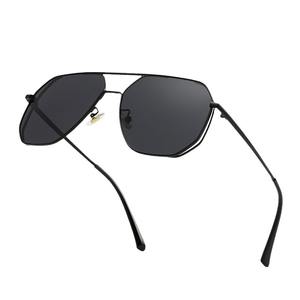 แว่นกันแดดทรงนักบินโลหะสำหรับผู้ชาย รุ่น YC5087 C4 เลนส์ TAC ป้องกันรังสียูวี 400 กรอบเต็มแบบโพลาไรซ์ สำหรับขับรถ รุ่นที่ 3 - Product Image 5