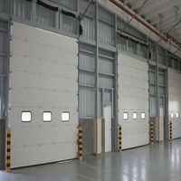 Portes sectionnelles commerciales à levage vertical isolées, portail et quai de chargement, porte sectionnelle industrielle