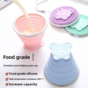 Gobelet d'eau pliable en silicone créatif et portable, design classique avec couvercle télescopique pour le camping, les voyages, les sports et la randonnée, cadeau idéal - Product Image 5
