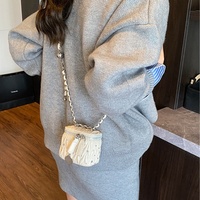 Sac à bandoulière de luxe portable, mini sac carré pour enfants, sac à bandoulière avec pendentif camélia, sacs de rangement en diamant, sac de mode pour femmes