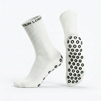 Chaussettes de sport personnalisées à faible MOQ avec logo, chaussettes athlétiques douces de créateur, chaussettes de football antidérapantes personnalisées pour le volleyball et le tennis
