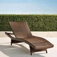 Chaise longue de plage moderne en rotin avec cadre en aluminium Chaise longue résistante aux UV pour le patio et la cour de l'hôtel