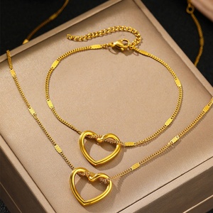 Collier romantique anti-ternissement en or 18 carats, véritable acier inoxydable, ensemble de colliers en forme de cœur pour femmes, hommes et filles - Product Image 1