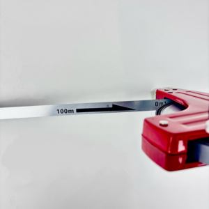 Ruban à mesurer <span class=keywords><strong>en</strong></span> acier inoxydable métrique de 100 mètres (16 pieds) avec lame rétractable et revêtement <span class=keywords><strong>en</strong></span> caoutchouc - Product Image 1