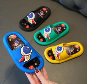 Chaussons d'été pour garçon astronaute Chaussons antidérapants Cartoon Soft Bottom Comfortable Home Baby Slippers - Product Image 1