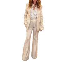 Costume deux pièces pour femmes, crème, rayures fines, blazer à col large, pantalon évasé ajusté, élégant, bureau, affaires