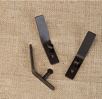 Crochets muraux noirs à double patère en fer forgé robuste avec finition résistante à la rouille, faits à la main