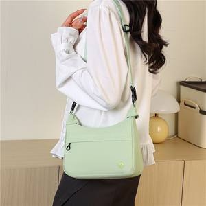 Rcbgrc 1756 Bolso bandolera cuadrado horizontal de color sólido para mujer, bolso de hombro resistente al agua de 7 pulgadas para uso diario - Product Image 2