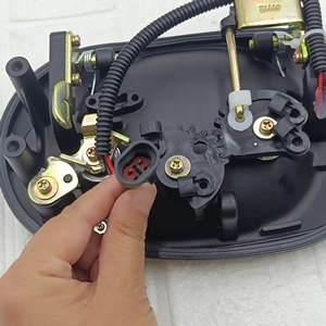 Poignée de verrouillage de compartiment à bagages de bus avec lumière LED 24V pour pièces de rechange de bus Yutong Kinglong Zhongtong - Product Image 3