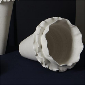 Ensemble de vases en céramique blanche moderne, vernis et mat, vases décoratifs à motif de vague artificielle pour la maison ou les hôtels - Product Image 2