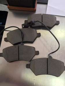 Un nouvel ensemble <span class=keywords><strong>de</strong></span> plaquettes <span class=keywords><strong>de</strong></span> <span class=keywords><strong>frein</strong></span> à <span class=keywords><strong>disque</strong></span> <span class=keywords><strong>de</strong></span> haute qualité, à faible coût <span class=keywords><strong>et</strong></span> adapté aux plaquettes <span class=keywords><strong>de</strong></span> <span class=keywords><strong>frein</strong></span> des automobiles Chery - Product Image 3