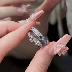 แหวนคู่ชุบแพลตตินั่มเรืองแสงในที่มืดสำหรับผู้ชายและผู้หญิง แหวนเปิดปรับขนาดได้ประดับเพชรซิร์คอน - Product Image 2