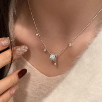 Collier Pendentif Cercle en Argent Sterling 925 avec Zircon et Pompon pour Femme, Design Géométrique Minimaliste, Bijou Tendance