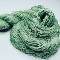 Fil à tricoter à la main Maharaja de qualité supérieure 100% soie, teint, écologique, anti-boulochage, doux, pour broderie et tissage, à prix économique