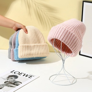 Qualité supérieure Angora fourrure tricoté Mohair Double couche Beanie chapeau casquette mode hiver 3D broderie point pour les affaires de plage - Product Image 3