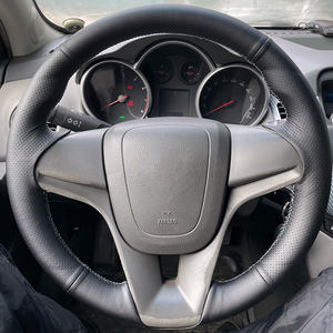 Funda de cuero para <span class=keywords><strong>volante</strong></span> de coche de microfibra cosida a mano DIY personalizable para <span class=keywords><strong>Chevrolet</strong></span> <span class=keywords><strong>Cruze</strong></span> 2009-2014 Aveo Orlando Ravon R4 - Product Image 2
