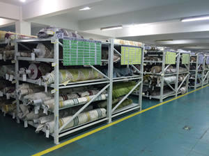 Estante de almacén de acero sin pernos ligero personalizable Mracking con estante de almacenamiento de protección contra la corrosión a la venta - Product Image 5