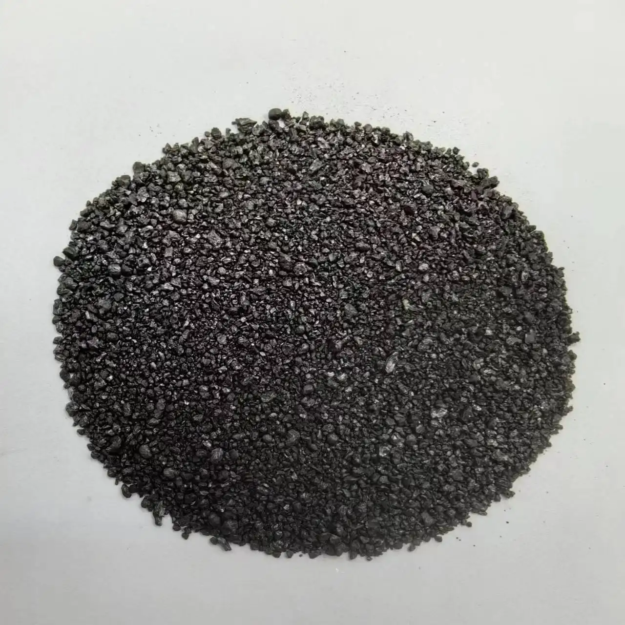 Неметаллический черный гранулированный кальцинированный сырой нефтяной кокс порошок, кокс для домашних животных