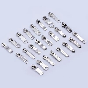 Vendita calda Logo personalizzato in rilievo in metallo <span class=keywords><strong>cerniera</strong></span> tirante argento spazzolato-cursori <span class=keywords><strong>cerniera</strong></span> di alta qualità - Product Image 4