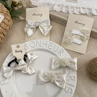 Barrette à cheveux en ruban de satin blanc à pois, nœud papillon, barrette à cheveux pour enfant, barrette à cheveux princesse, barrette à cheveux en perles françaises
