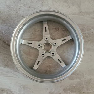 Roues de <span class=keywords><strong>moto</strong></span> CNC en aluminium pour Vespa - 12*3.0J Avant & Arrière Ajustement direct |   Adapté aux climats tropicaux et tempérés - Product Image 6