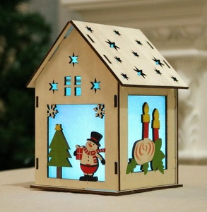 Albero di natale Incandescente Decorazioni Ciondolo Appeso Luce del LED Casa di Legno Per Gli Ornamenti di Festa di Nizza di Natale Regalo di Festival di Forniture - Product Image 3