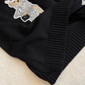 <span class=keywords><strong>Pull</strong></span> d'hiver décontracté à manches longues pour femmes en laine brodée avec un motif d'ours, haut tricoté de style coréen avec décorations perlées - Product Image 5