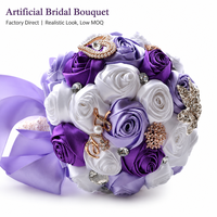 Buket Tangan Pengantin Mewah dengan Ornamen Mutiara Kristal Berlian Imitasi Mawar Satin Dekorasi Pernikahan Ivory untuk Pemotretan Upacara Pernikahan