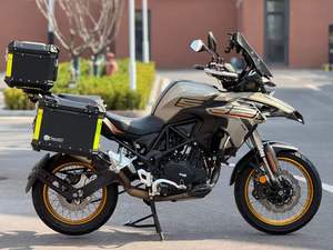 Moto de tourisme aventure Benelli TRK 552X 550cc à refroidissement liquide avec TCS ABS, capacité tout-terrain - Product Image 6