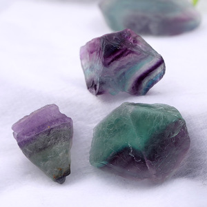 Toptan renkli florit kalsedon kristaller ev dekorasyon için şifa taşı renkli florit kalsedon tütsü taş - Product Image 5