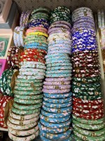 Gelang Bangle Enamel Bunga Wanita yang Dapat Disesuaikan, Pola Bunga Warna-warni, Hadiah untuk Sahabat & Pengiring Pengantin, Terbuat dari Paduan Seng