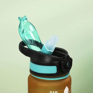 Botella de Agua Deportiva Personalizada Premium con Logotipo, Ecológica, de Grado Alimenticio, 1000 ml, Unisex, Diseño Duradero a Prueba de Fugas, para Actividades al Aire Libre - Product Image 4