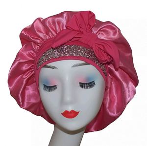 Gorro de satén de doble capa con logotipo personalizado de alta calidad, brillante, con diamantes de imitación y banda elástica de seda. - Product Image 4