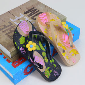 2024 Nuevo diseño de fábrica Venta caliente Zapatos de mujer Venta <span class=keywords><strong>Chanclas</strong></span> Zapatillas para mujer - Product Image 5