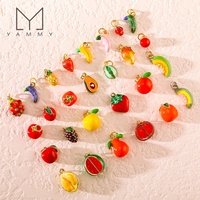 Yammy YYS143 Vente en gros, Ensemble d'accessoires charmants DIY : Collier et boucles d'oreilles avec pendentifs 3D colorés en forme de pomme de pin et de banane, finition émail goutte d'huile