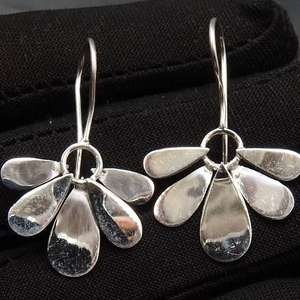 Pendientes de Plata de Ley 925 con Diseño de Flor, Joyería Fina Única, Estilo Aro Moderno, Regalo Unisex para Bodas y Fiestas, Nueva Llegada - Product Image 1