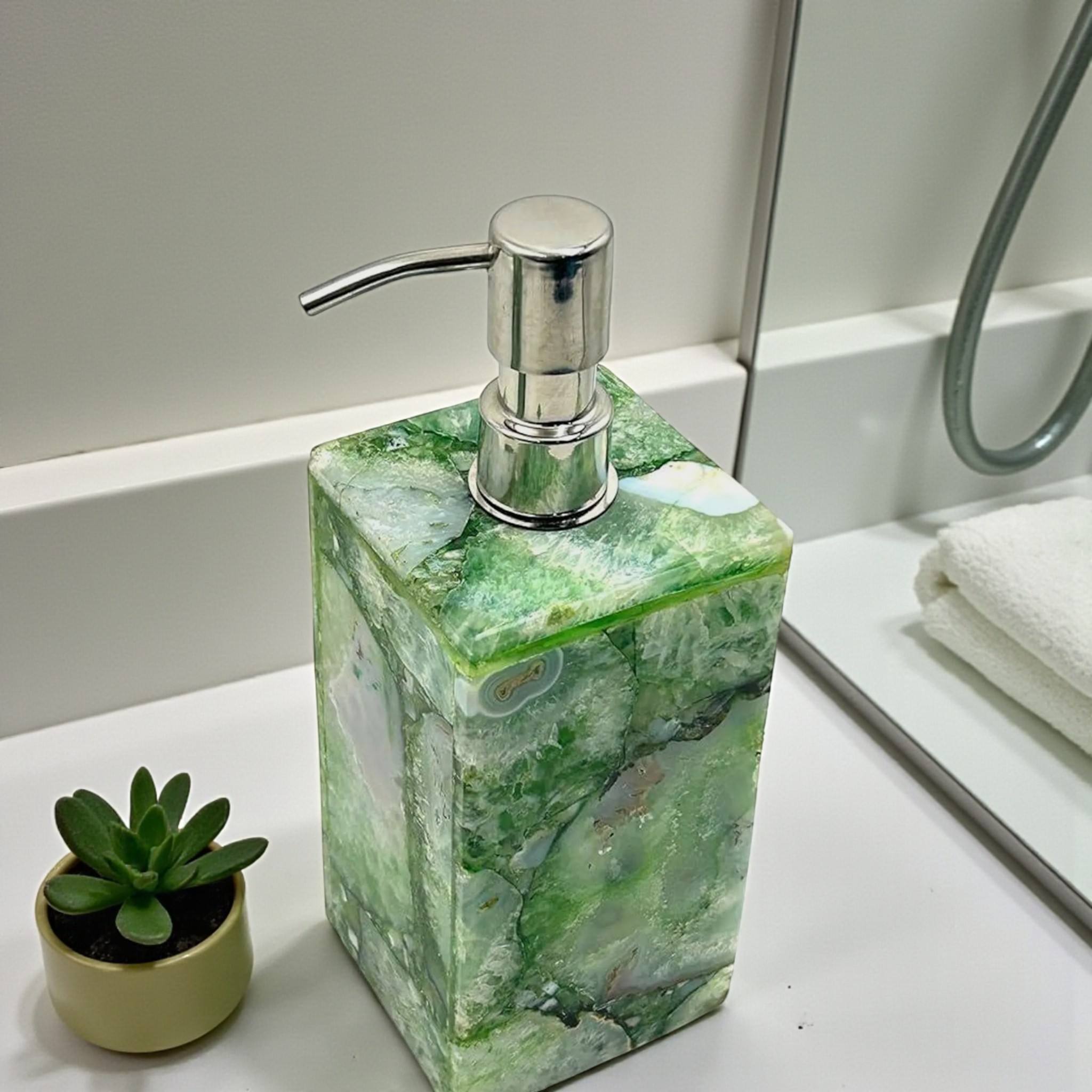 สีเขียว