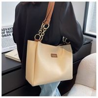 Sac à bandoulière de style français populaire pour femmes, élégant, polyvalent, luxe léger, sac fourre-tout grande capacité pour les trajets quotidiens