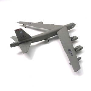 Modèle d'<span class=keywords><strong>avion</strong></span> <span class=keywords><strong>bombardier</strong></span> B-52 Stratofortress à l'échelle 1/200, modèle d'<span class=keywords><strong>avion</strong></span> <span class=keywords><strong>militaire</strong></span> lourd de l'USAF, objet de collection pour les collectionneurs - Product Image 4
