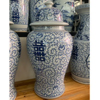 Style chinois Double bonheur grand pot de gingembre en céramique bleu blanc peint à la main Vase de sol en porcelaine urne décorative et ornements