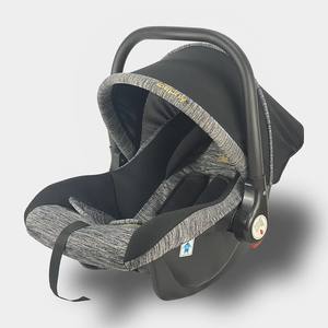 Cesta Portátil Plegable para Bebés y Silla Mecedora con Diseño Seguro y Fácil de Transportar para Bebés y Niños de 2 a 4 Años, Material HDPE - Product Image 4
