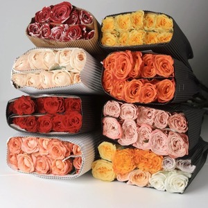 Rollo de Papel Kraft para Envolver Ramos de Flores, Papel Corrugado Marrón Eollo con Impresión Personalizada para el Día de San Valentín - Product Image 6