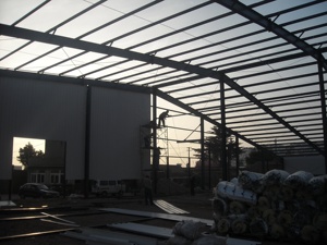 Capannone Industriale in Struttura d'Acciaio, Costruzione Moderna Prefabbricata con Telaio Metallico, Grande Edificio Industriale per Scuole - Product Image 3