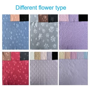 <span class=keywords><strong>Tissu</strong></span> en velours <span class=keywords><strong>thermique</strong></span> gaufré en polyester et élasthanne avec texture pelucheuse pour manteaux d'hiver et vêtements de détente - Product Image 4