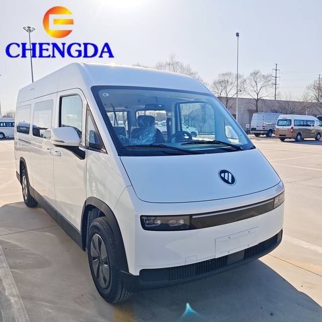 High Roof 350/360/450km 4X2 4X4 6/7-Seater Foton View I9 Full Electric Truck New Energy Vehicle Mini Bus Passenger Van for Sale