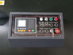เครื่องพับแผ่นโลหะไฮดรอลิก CNC ความแม่นยำสูง พร้อมระบบปรับระดับอัตโนมัติสำหรับการดัดแผ่นโลหะยาว - Product Image 2